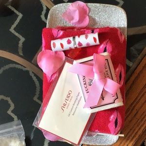 Delicious delightful beauty bathroom kit